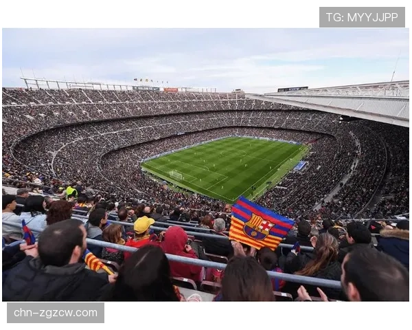 巴塞罗那俱乐部宣布,诺坎普球场草皮将在夏季更换为混合草种,以提升场地平整度利于技术型防守